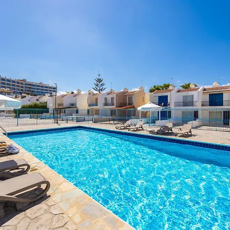 Pool Side View Apartment *