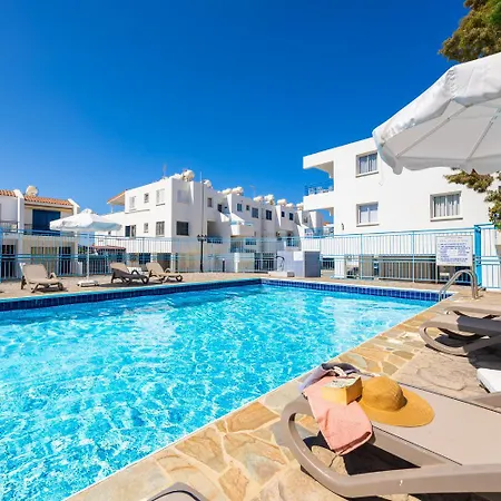 Pool Side View Apartment *